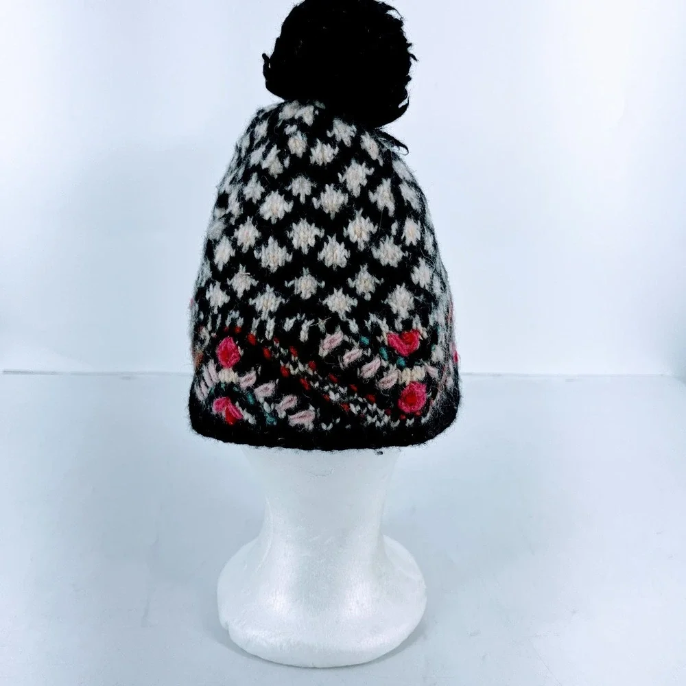 French Knot Anthropologie Merino‎ Wool Fair Isle Knit Floral Embroidered Beanie